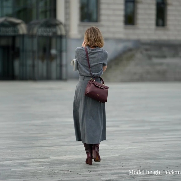 Ameli Zurich Viadukt Leather convertible backpack, crossbody bag- maroon red - Picture 2 of 9